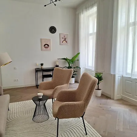 Apartamento Elegant In The Heart Of *